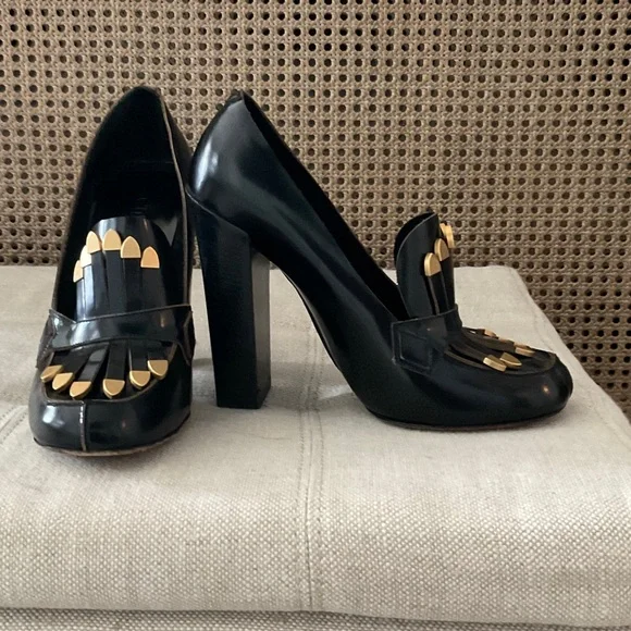 Chloe Black and Gold Heels - Picture 2 of 5